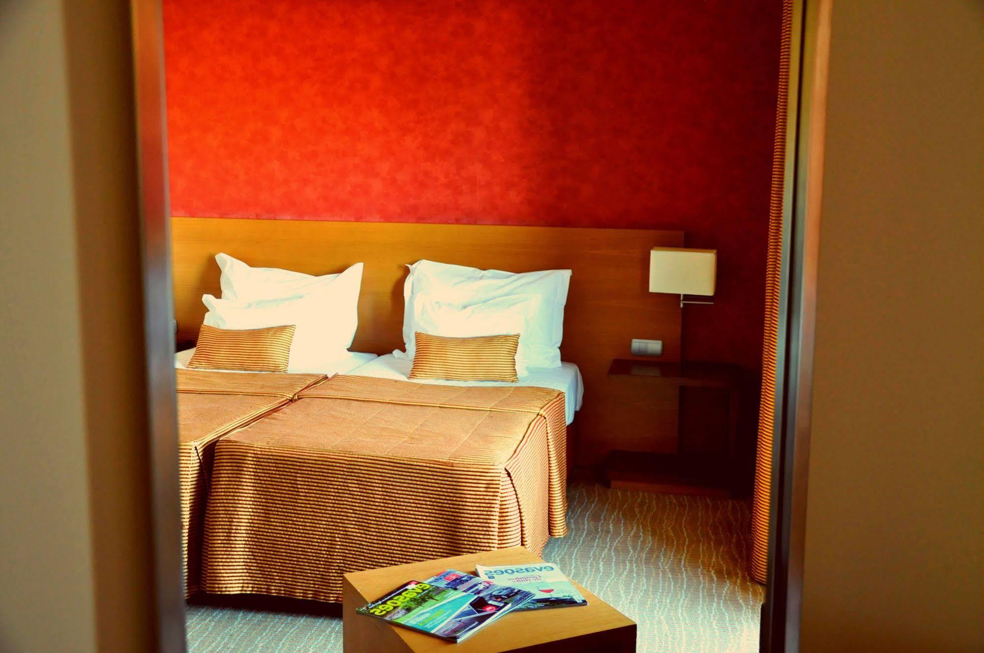 גוארדה Hotel Lusitania Congress & Spa מראה חיצוני תמונה
